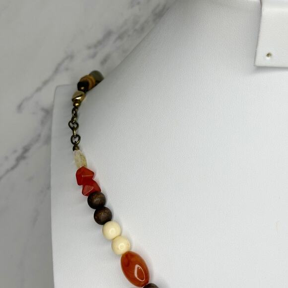 Chico's Tassel Pendant Neutral Beaded Gold Tone Necklace ✨ - Picture 8 of 10